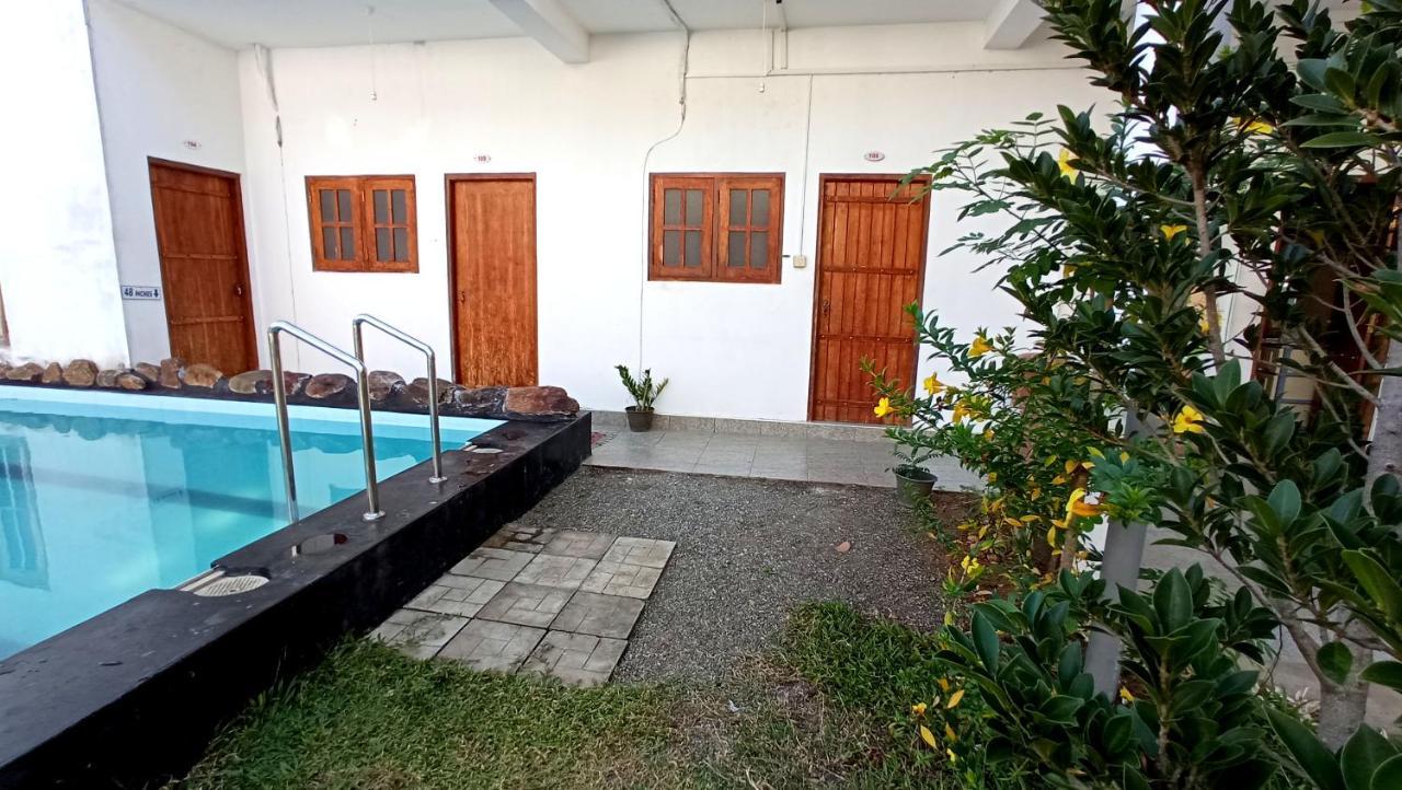 לינה וארוחת בוקר אודוואלאווה River Side & Swimming Pool מראה חיצוני תמונה