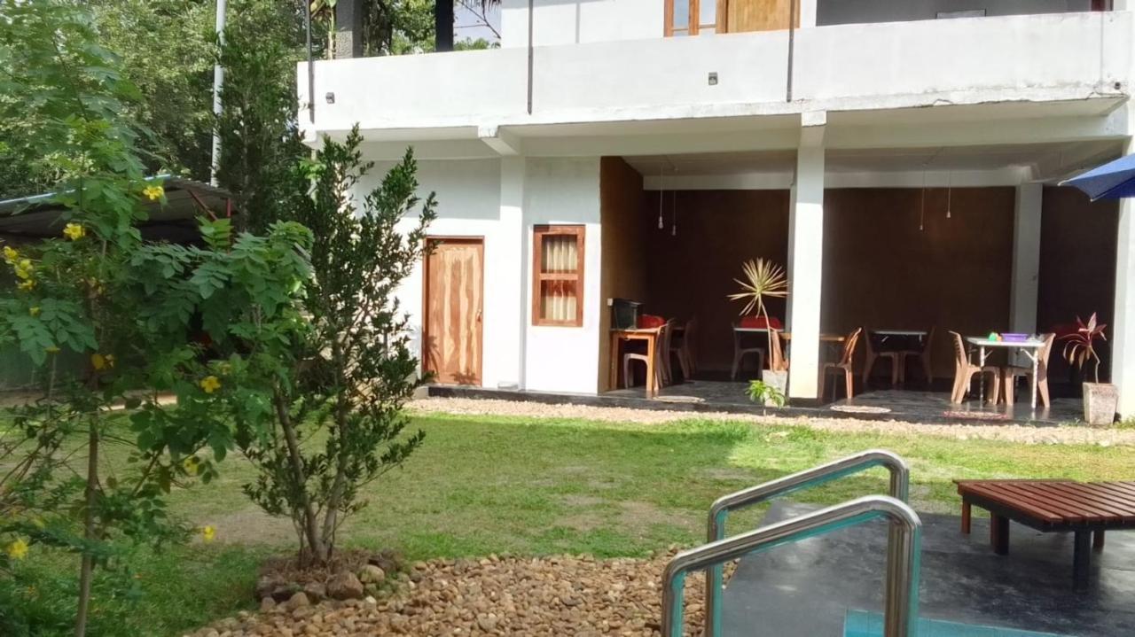 לינה וארוחת בוקר אודוואלאווה River Side & Swimming Pool מראה חיצוני תמונה