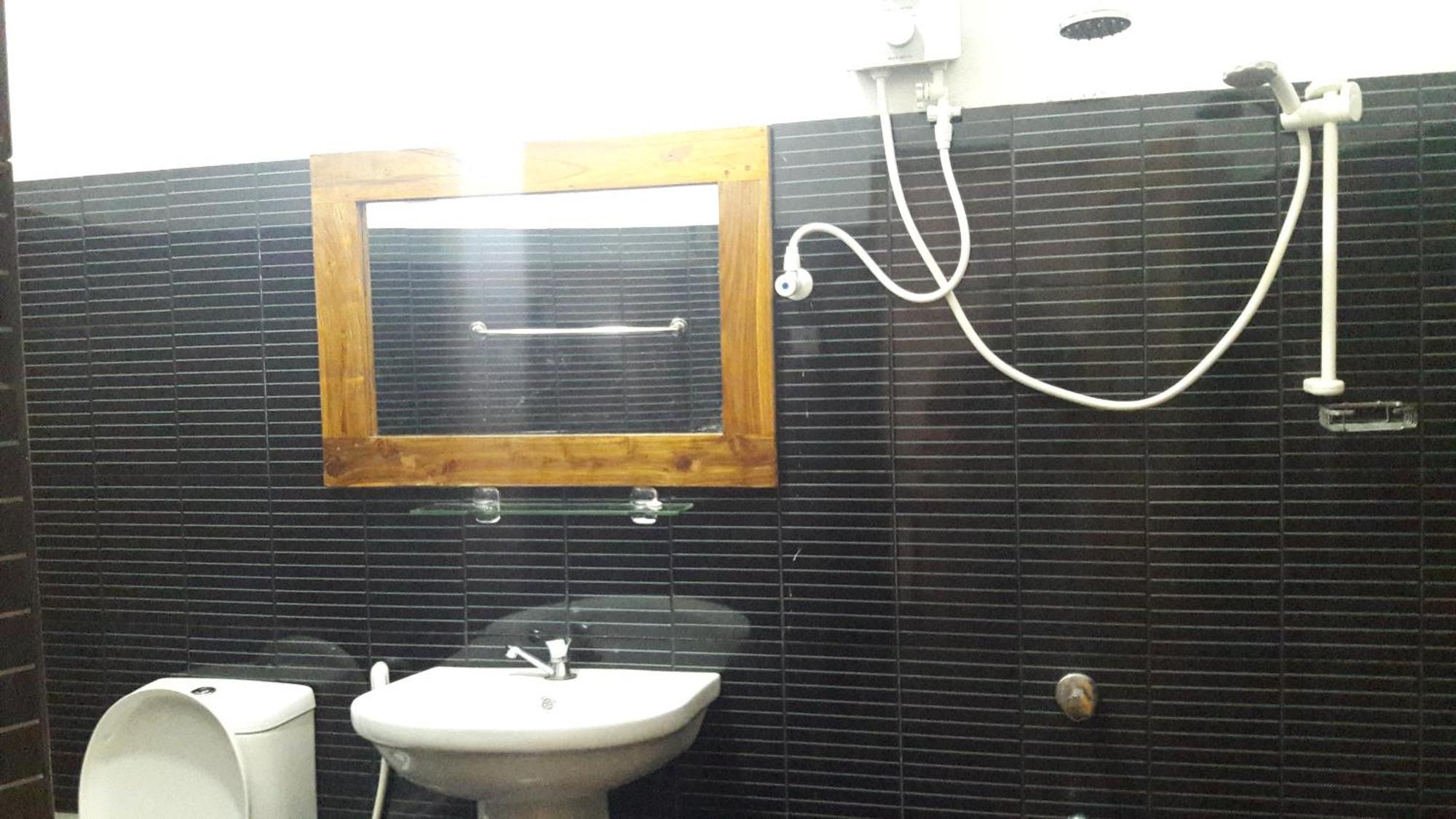 לינה וארוחת בוקר אודוואלאווה River Side & Swimming Pool מראה חיצוני תמונה